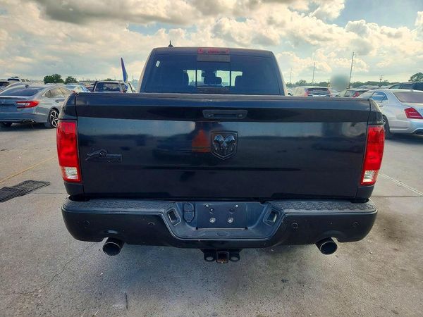 2018 RAM 1500 SLT CREW CAB 4X2