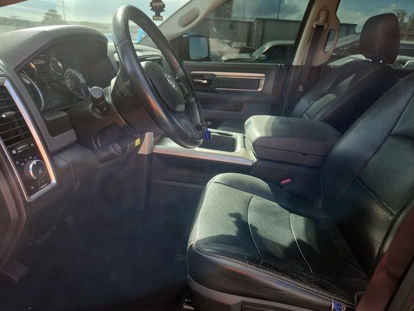 2018 RAM 1500 SLT CREW CAB 4X2