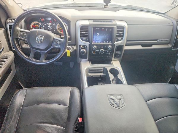 2018 RAM 1500 SLT CREW CAB 4X2