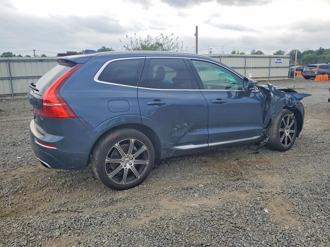 2021 VOLVO XC60 Inscription