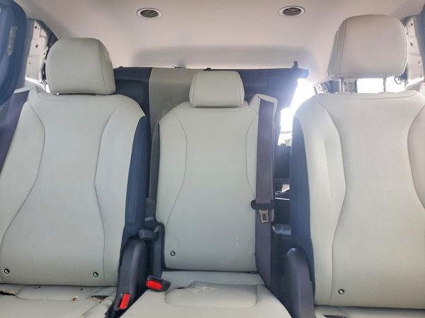2025 KIA CARNIVAL EX