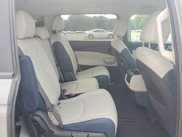 2025 KIA CARNIVAL EX