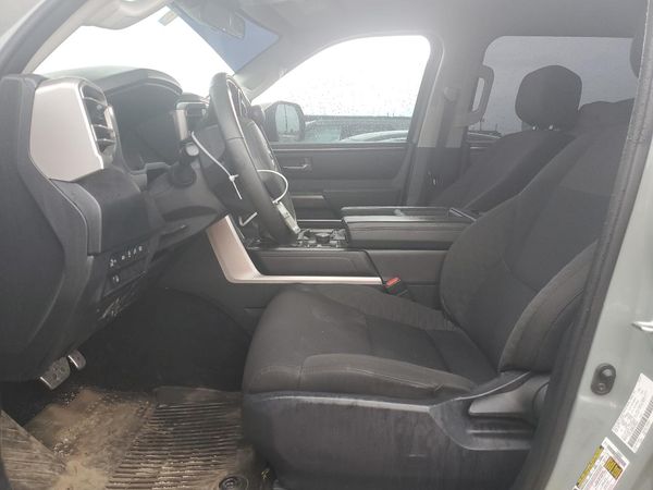 2023 TOYOTA TUNDRA SR5