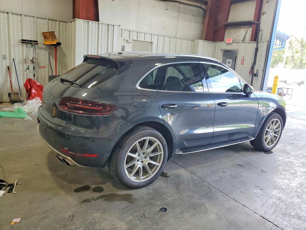 2017 PORSCHE MACAN
