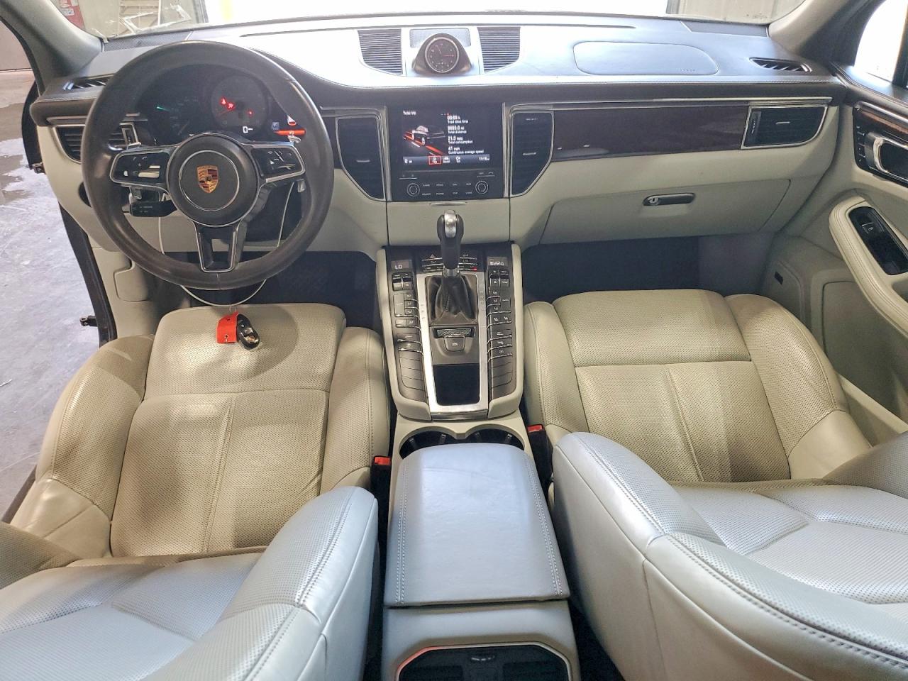 2017 PORSCHE MACAN