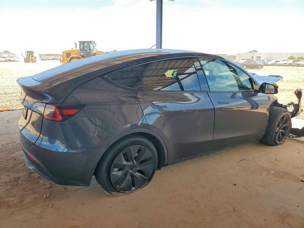 2025 TESLA MODEL Y