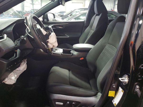 2023 TOYOTA RAV4 SE