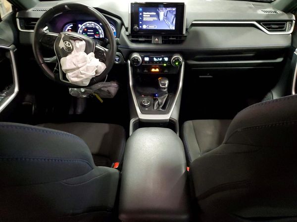 2023 TOYOTA RAV4 SE