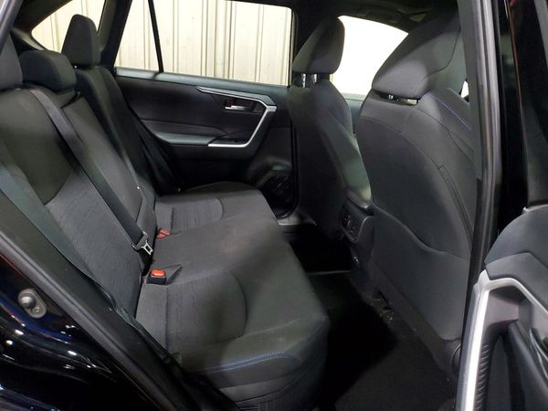 2023 TOYOTA RAV4 SE