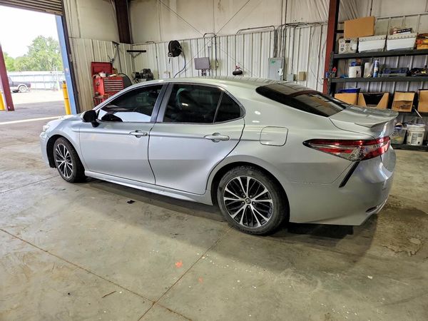 2018 TOYOTA CAMRY