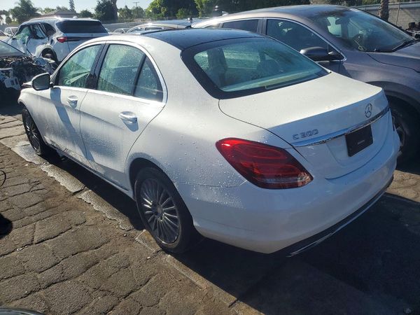 2015 MERCEDES-BENZ C 4-MATIC