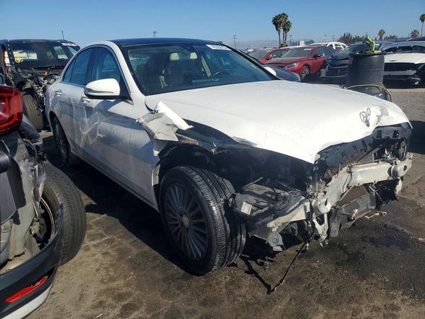 2015 MERCEDES-BENZ C 4-MATIC