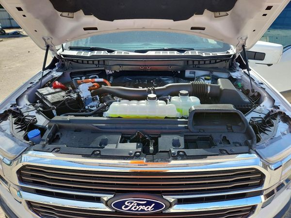 2026 FORD F150 King Ranch — Engine bay