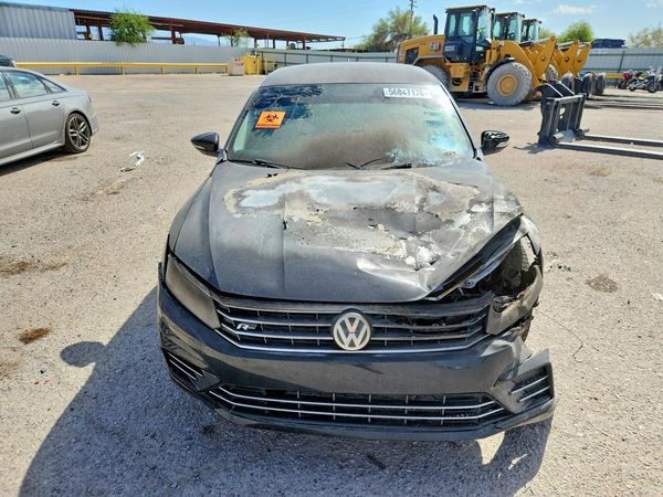 2017 VOLKSWAGEN PASSAT