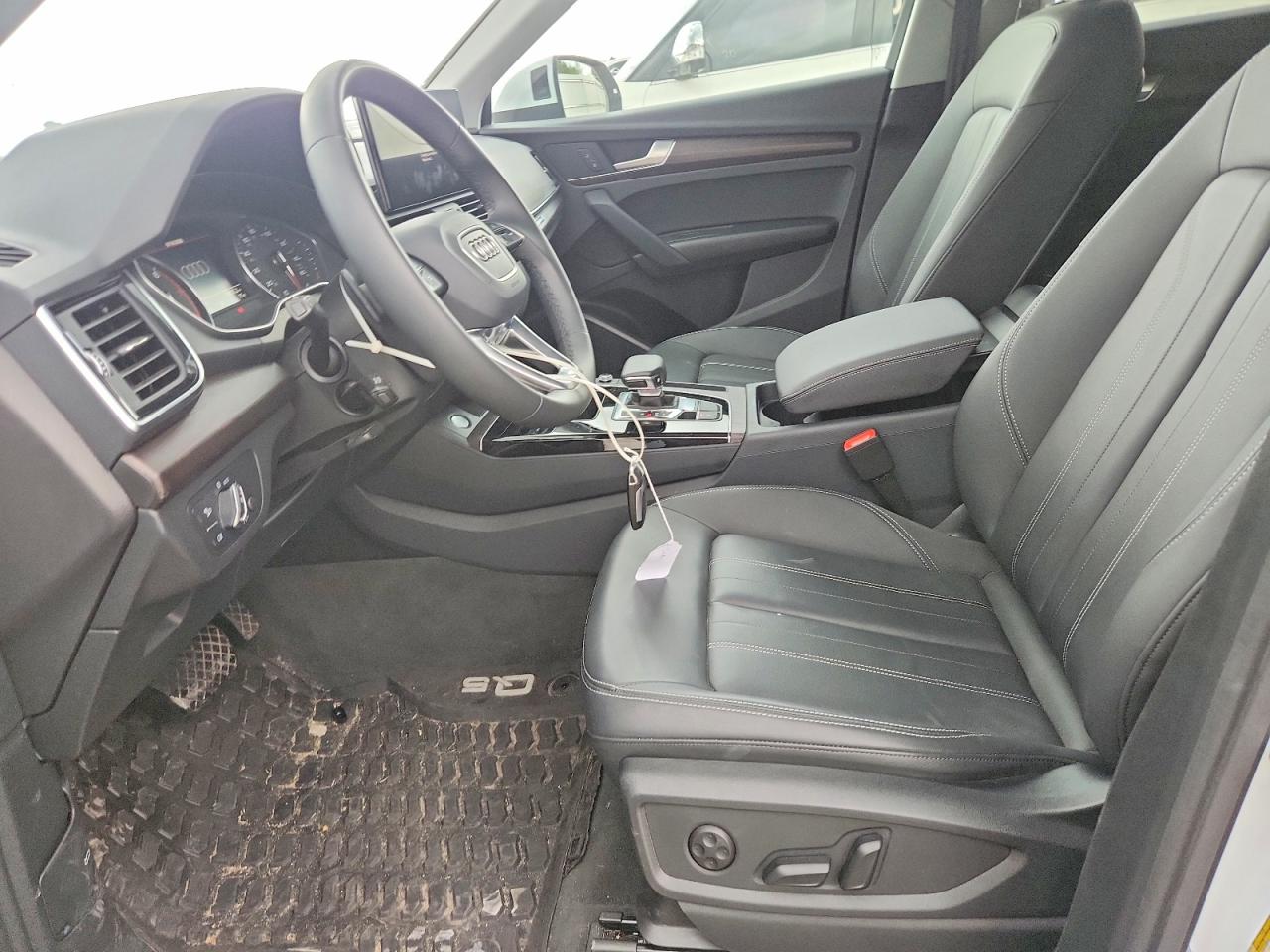2024 AUDI Q5 quattro Premium