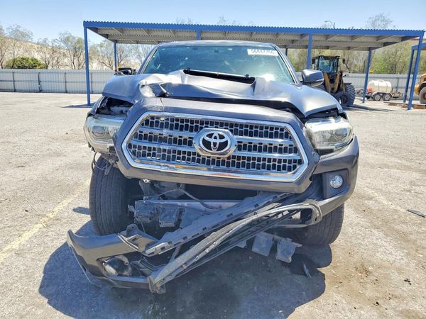 2017 TOYOTA TACOMA SR5/TRD Sport