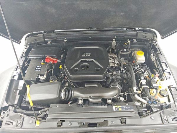 2019 JEEP WRANGLER UNLIMITED Unlimited Sport — Engine bay