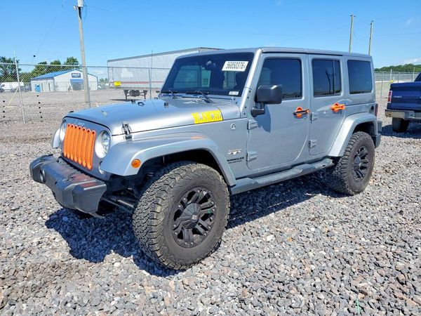 2017 JEEP WRANGLER UNLIMITED SAHARA 4X4