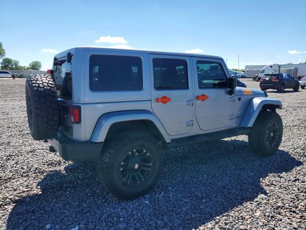 2017 JEEP WRANGLER UNLIMITED SAHARA 4X4