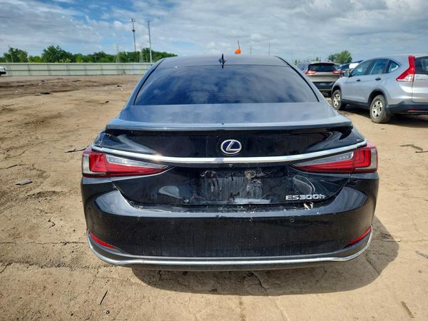 2019 LEXUS ES