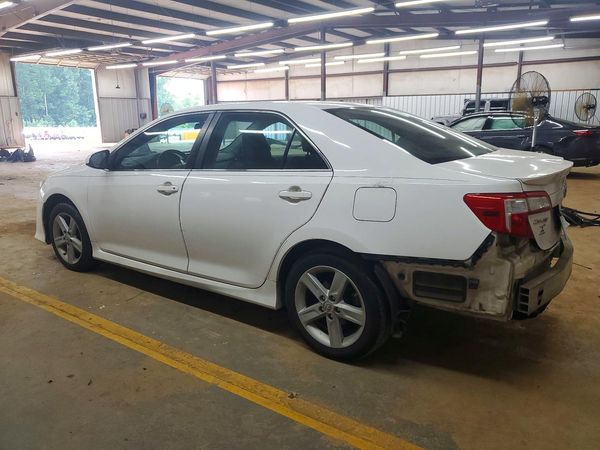 2014 TOYOTA CAMRY