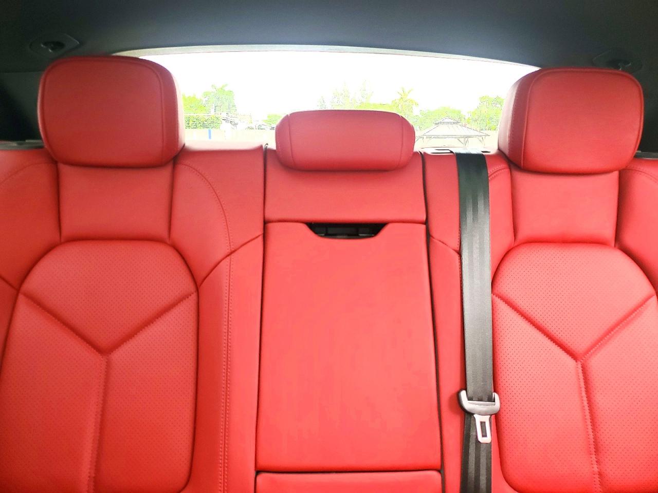 2025 PORSCHE MACAN S