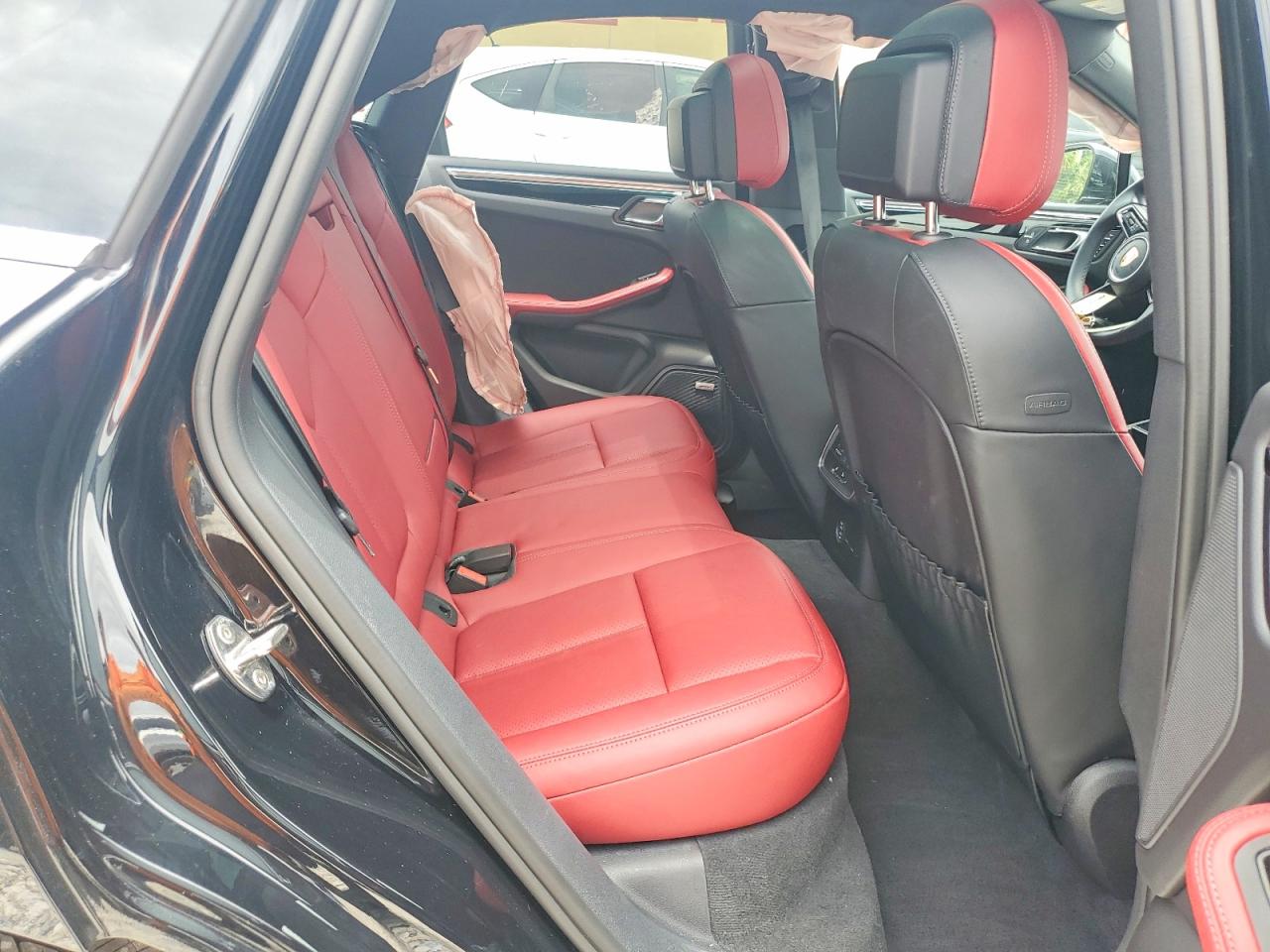 2025 PORSCHE MACAN S