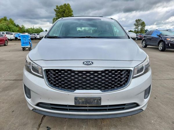 2016 KIA SEDONA LX - Middle-low