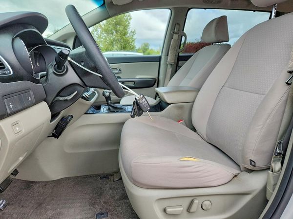 2016 KIA SEDONA LX - Middle-low
