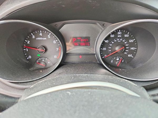 2016 KIA SEDONA LX - Middle-low