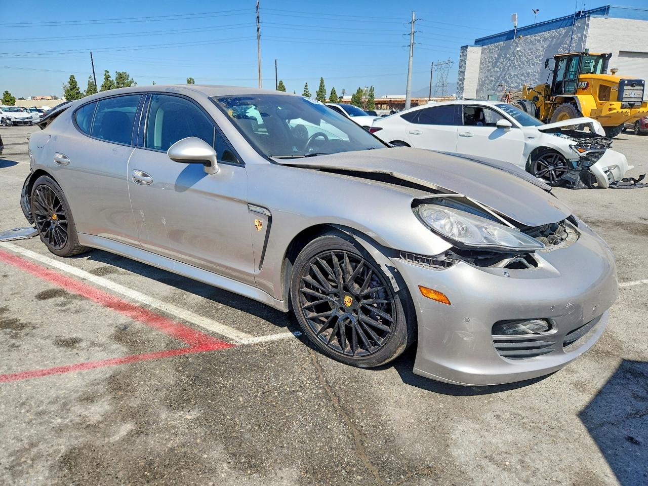 2013 PORSCHE PANAMERA Base (2WD), 4 (4WD)