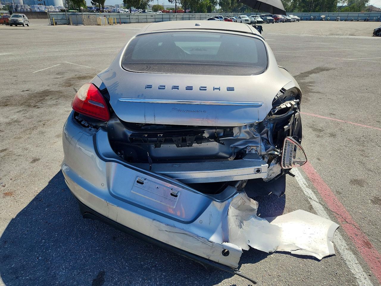 2013 PORSCHE PANAMERA Base (2WD), 4 (4WD)