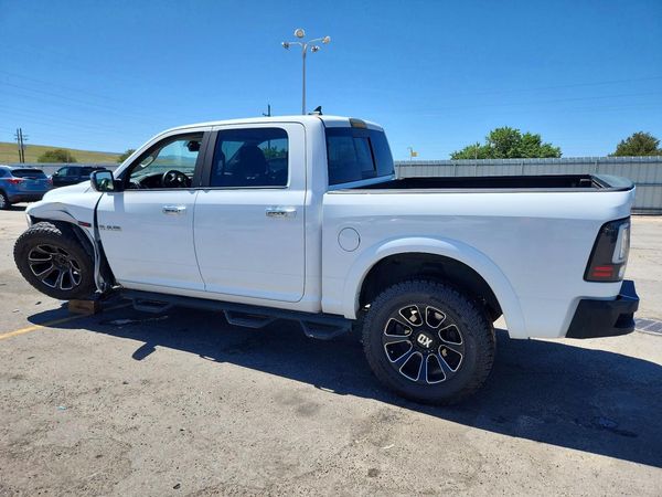 2016 RAM 1500 LARAMIE CREW CAB 4X4