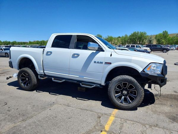 2016 RAM 1500 LARAMIE CREW CAB 4X4