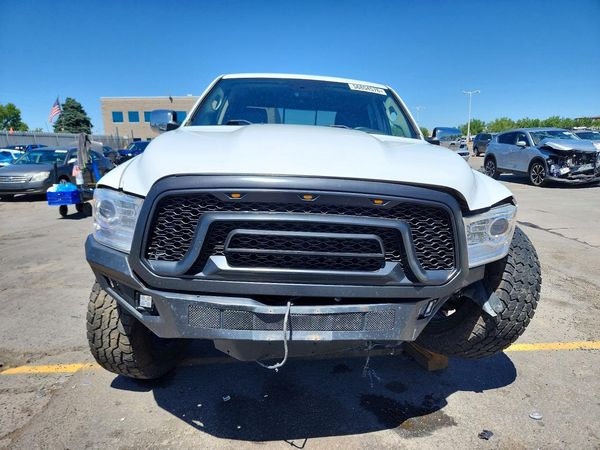 2016 RAM 1500 LARAMIE CREW CAB 4X4