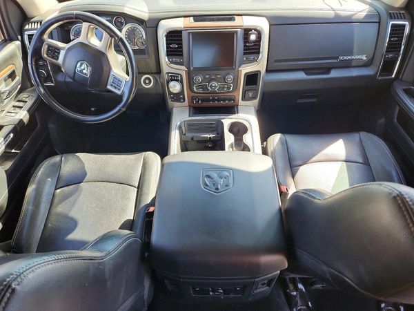 2016 RAM 1500 LARAMIE CREW CAB 4X4