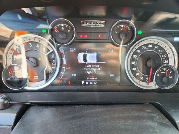 2016 RAM 1500 LARAMIE CREW CAB 4X4