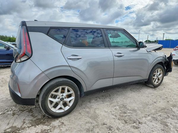 2024 KIA SOUL LX, S
