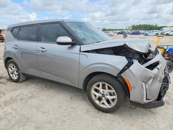 2024 KIA SOUL LX, S
