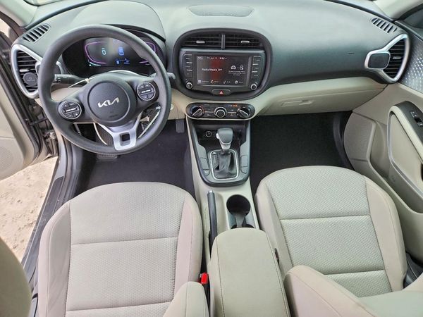 2024 KIA SOUL LX, S