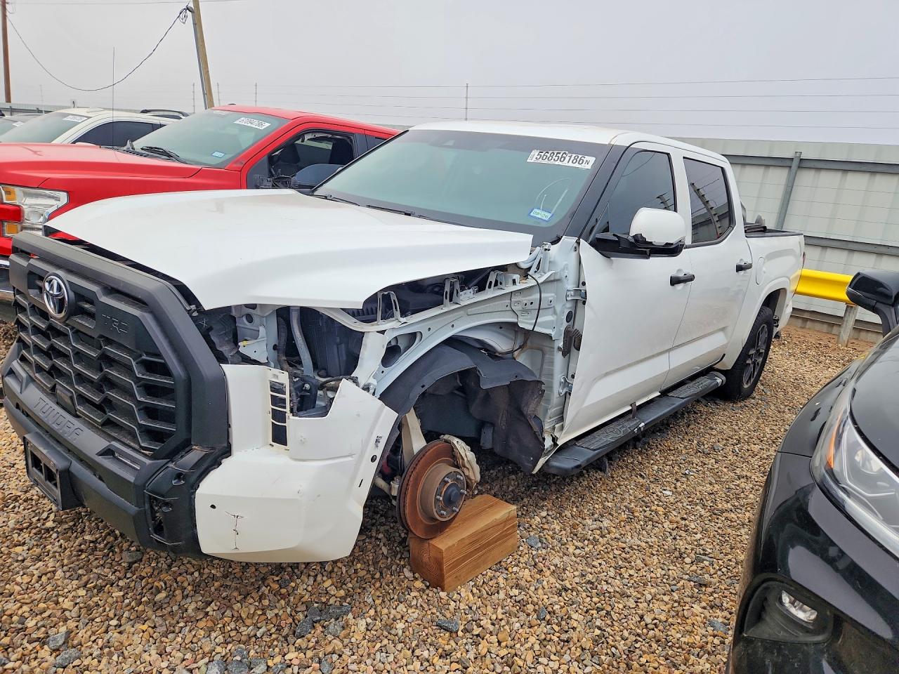 2023 TOYOTA TUNDRA SR5 — Front 3/4