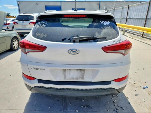 2017 HYUNDAI TUCSON