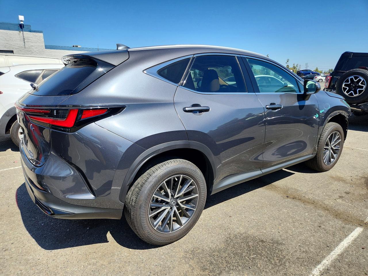 2023 LEXUS NX 350h Premium