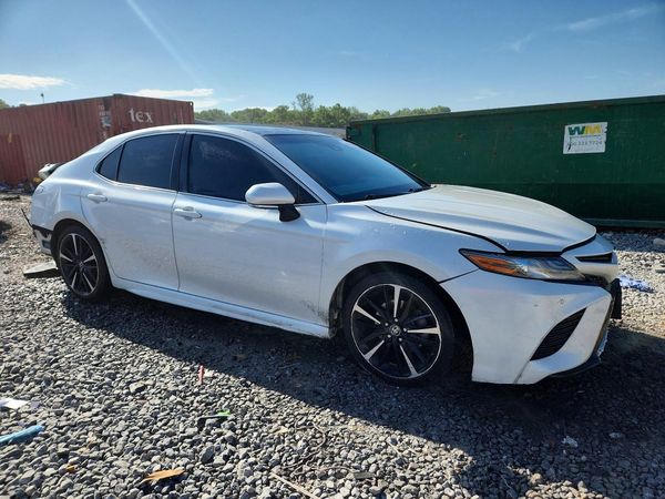 2018 TOYOTA CAMRY