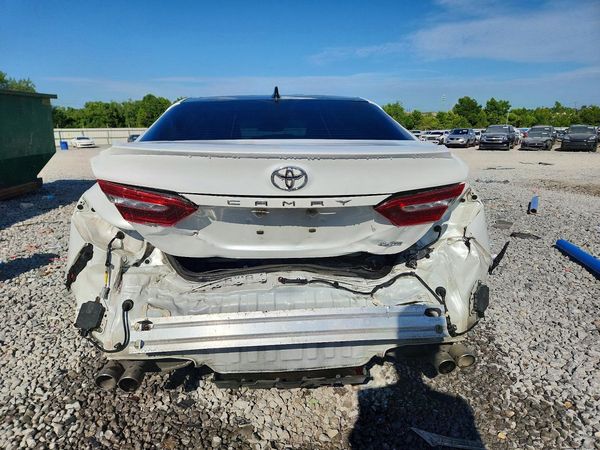 2018 TOYOTA CAMRY