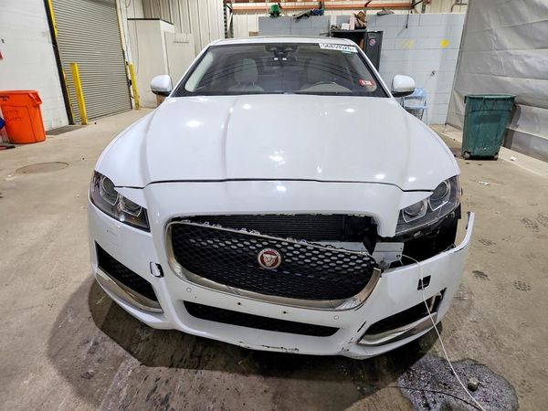 2016 JAGUAR XF Prestige