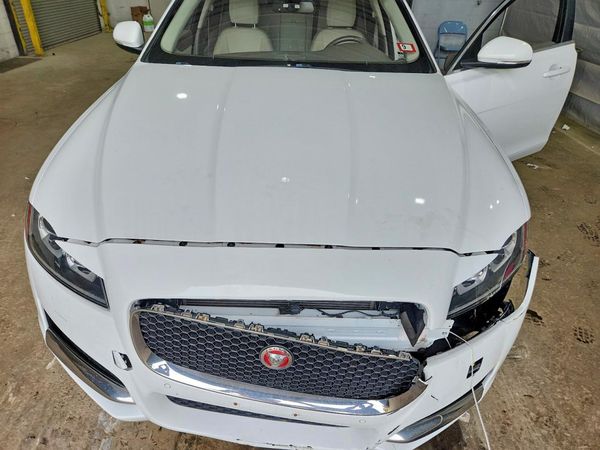 2016 JAGUAR XF Prestige