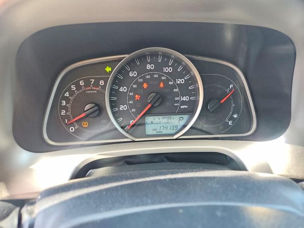 2015 TOYOTA RAV4 XLE (M Grade)