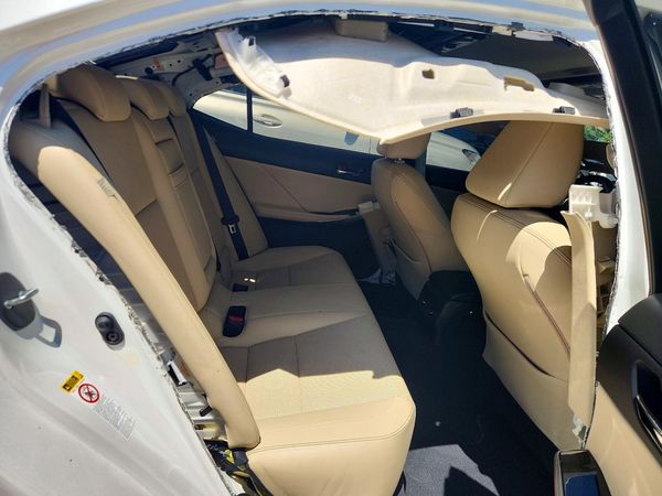 2016 LEXUS IS 300