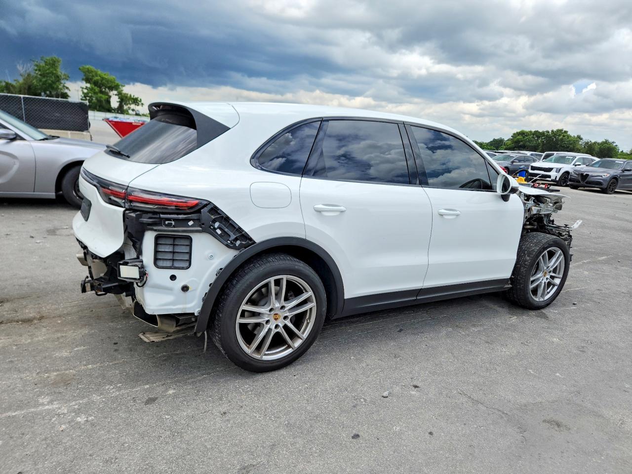 2021 PORSCHE CAYENNE